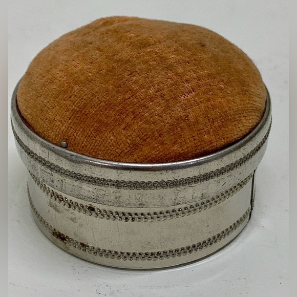 Mid Century Antique Mirrored Pin Cushion Sewing Kit - Picture 16 of 16